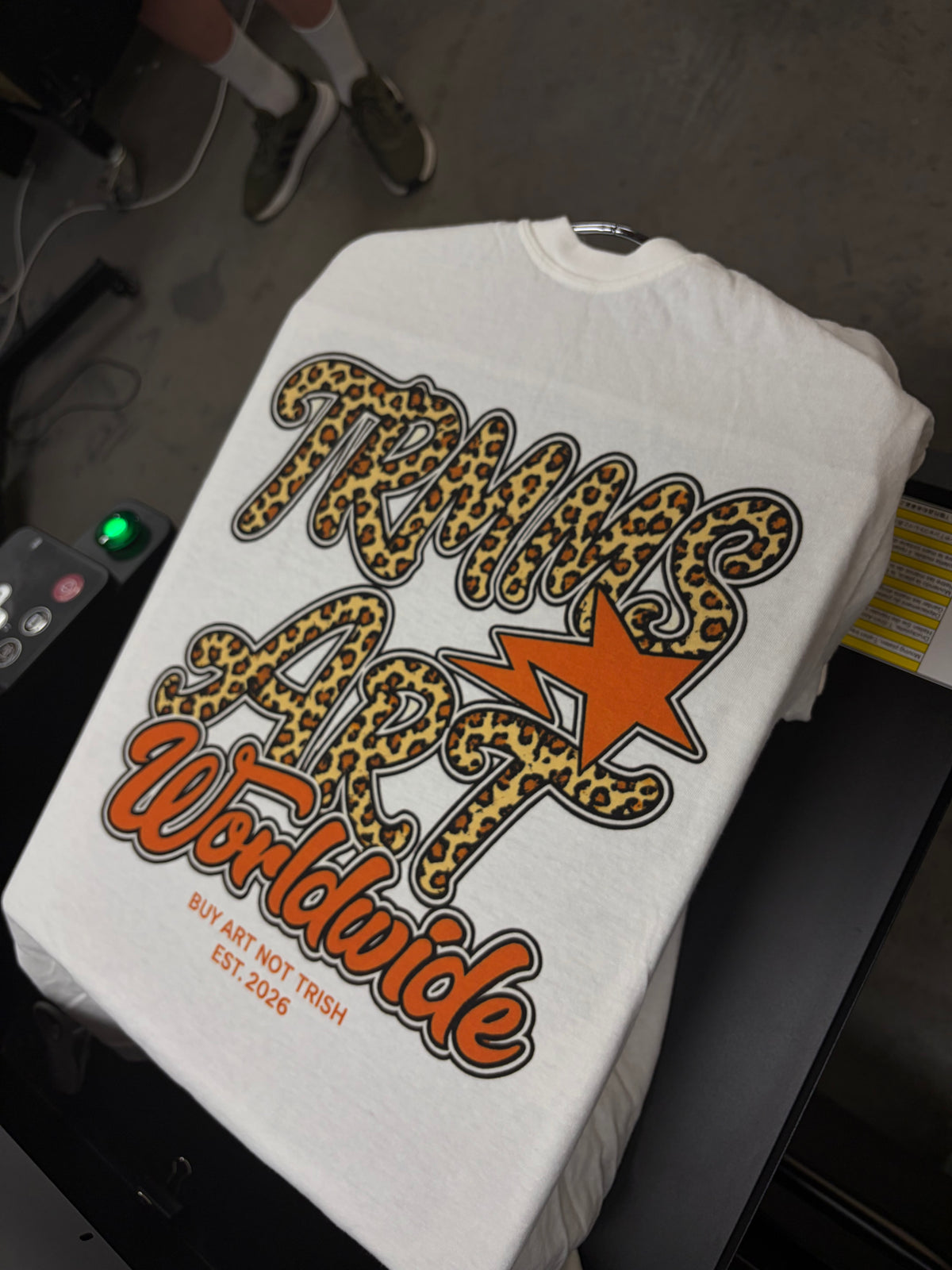 TRMMS WORLDWIDE LEOPARD TEE